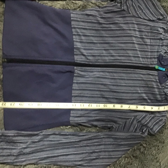 2 Lululemon EUC Hoodie Lot: Purple & Blue Stripe Sz 6. - Picture 12 of 15